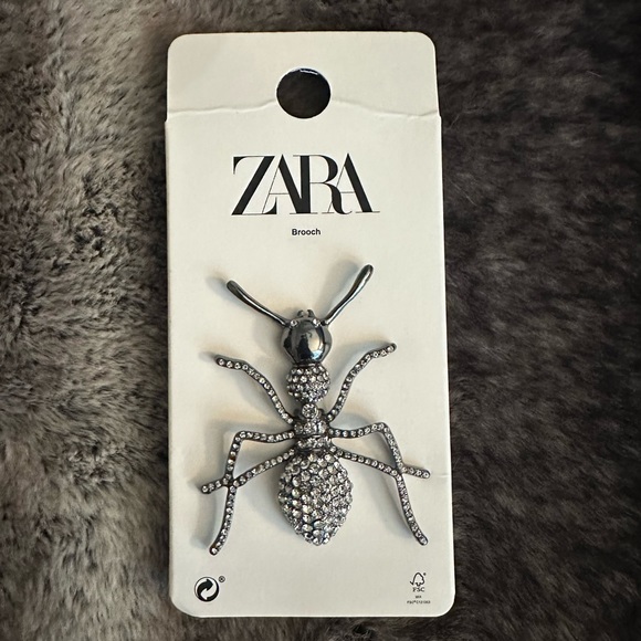 Zara Sparkling Ant Brooch - Picture 2 of 6